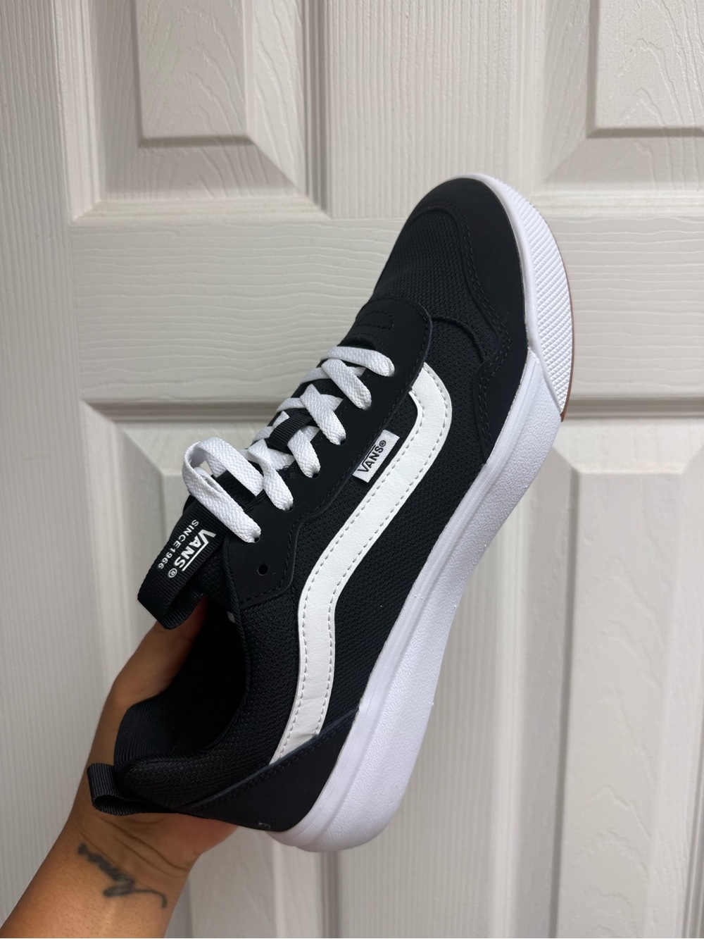Vans Range Exp